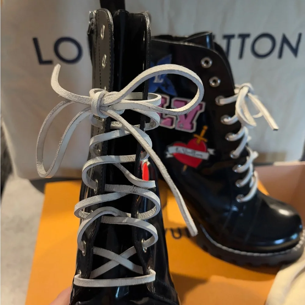 LV Heart Star Trail Boots ❤️ - Picture 9 of 16